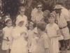 MAMA Y HERMANOS EN EL FERIA BATA.jpg